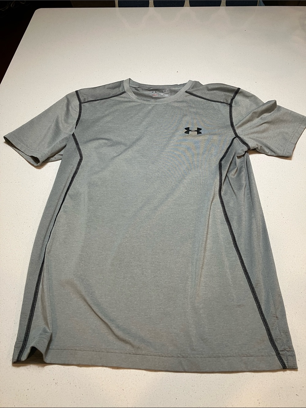 Under Armour Light Gray Athletic Short Sleeve Shirt